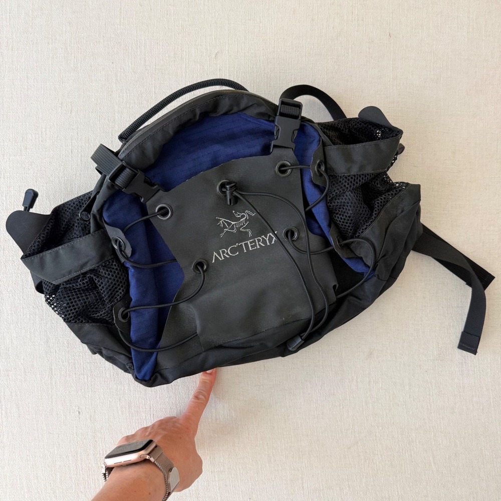 Arc'teryx Q10 Lumbar Pack Mens OS Black Blue Vintage Hiking Waist Bag Gorpcore